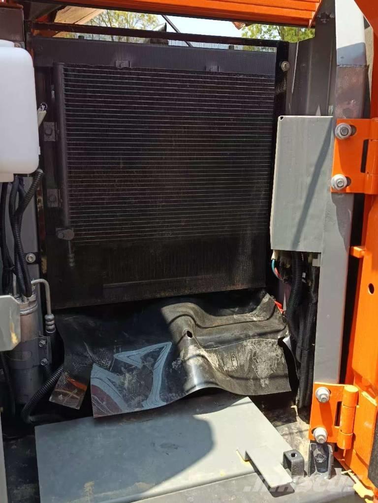 Hitachi ZX 70 Vidutinės galios ekskavatoriai 7-12 t