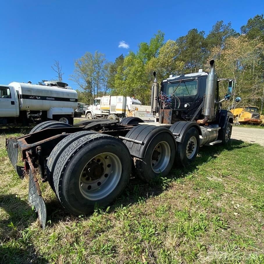 Mack CHN613 Naudoti vilkikai