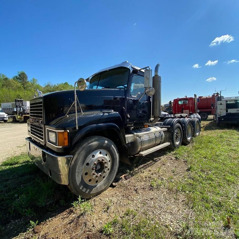 Mack CHN613 Naudoti vilkikai