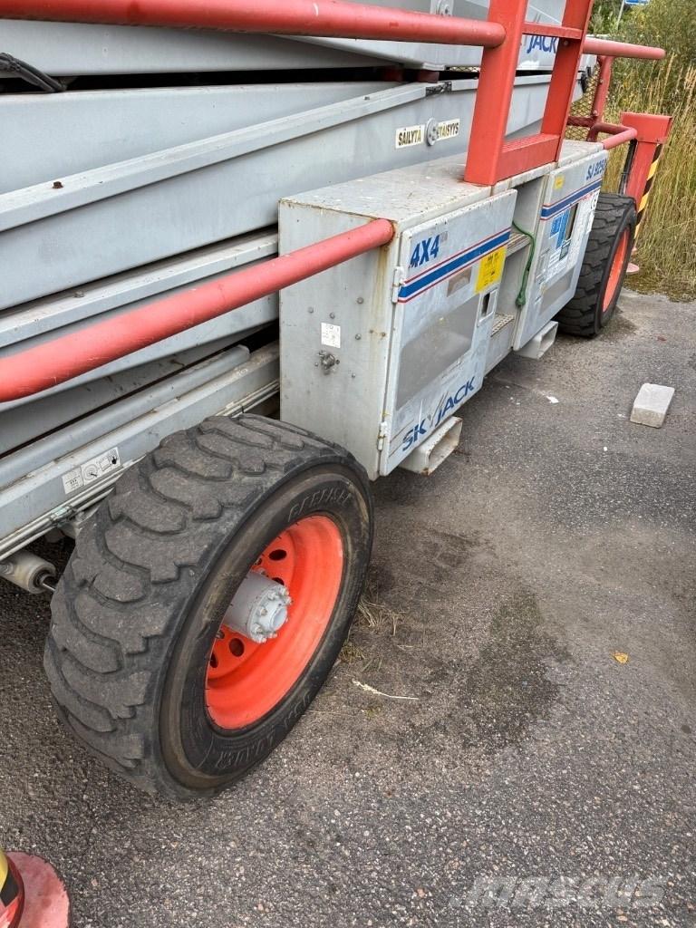 SkyJack SJ 9250 RT Žirkliniai keltuvai
