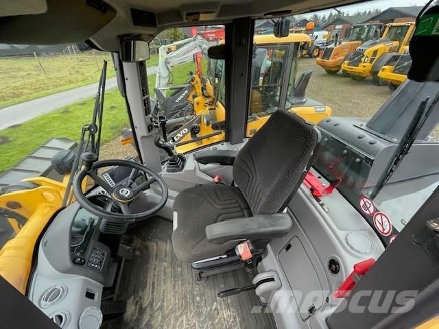 Volvo L45H Naudoti ratiniai krautuvai