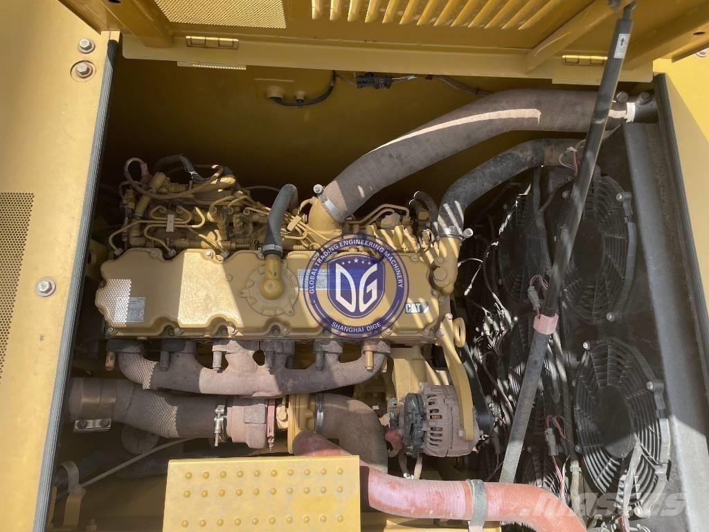 CAT 330 Vidutinės galios ekskavatoriai 7-12 t