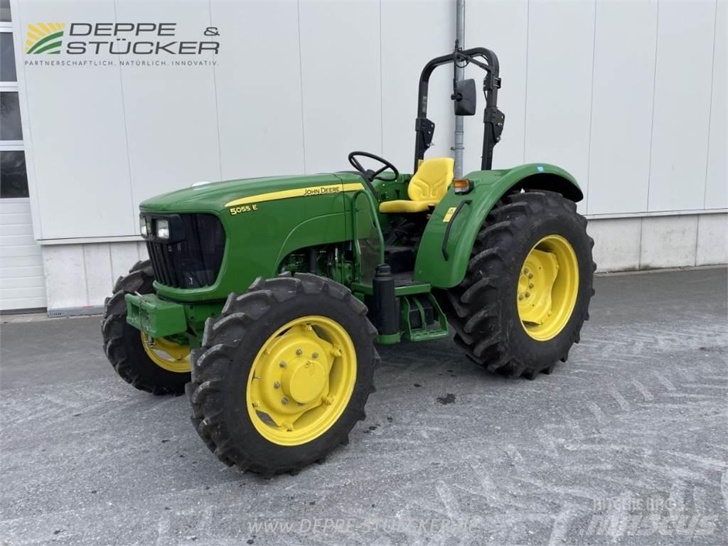 John Deere 5055E Traktoriai