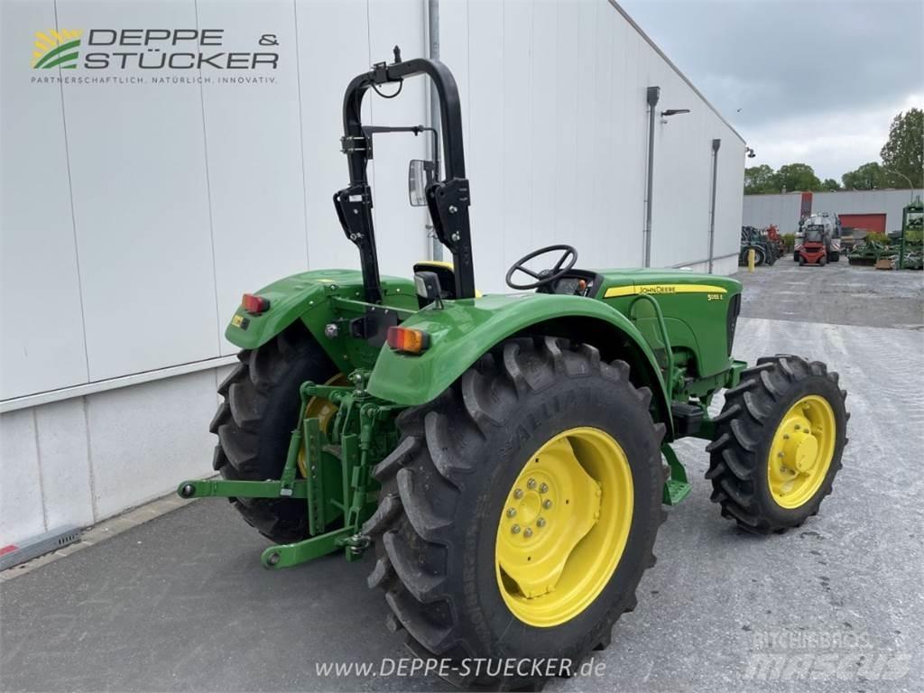 John Deere 5055E Traktoriai
