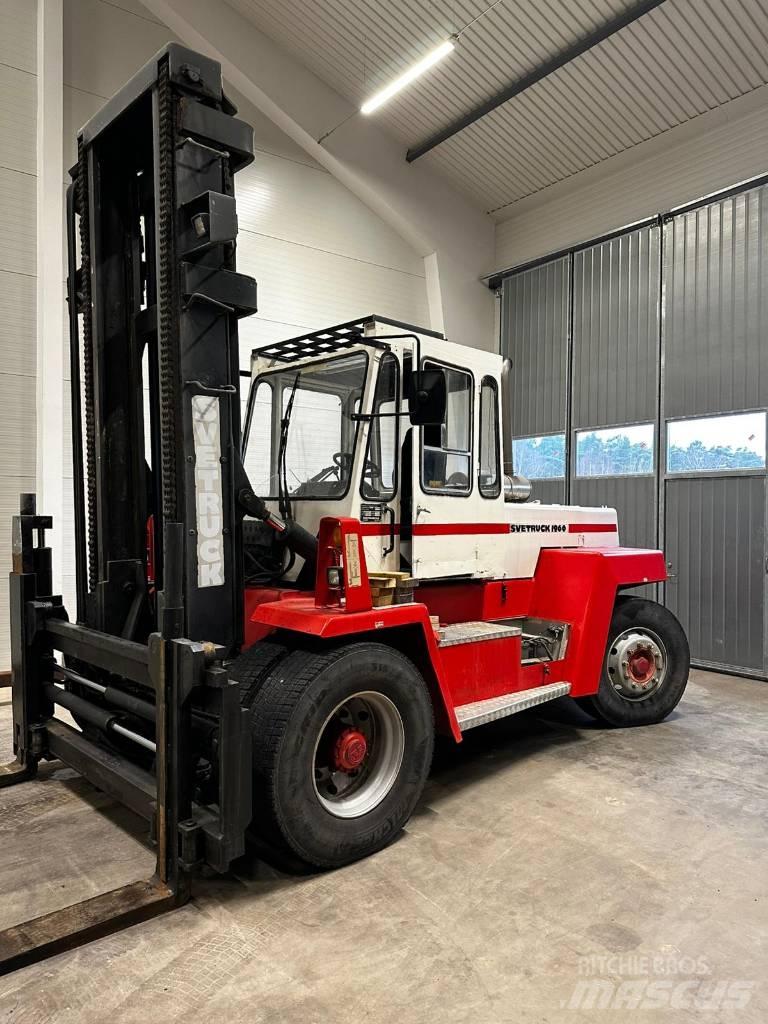 Svetruck 1260-32 Dyzeliniai krautuvai