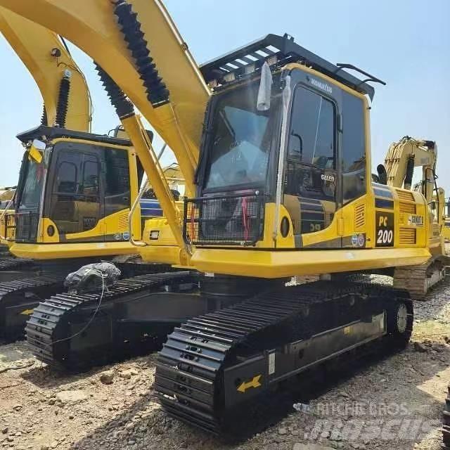 Komatsu PC 200-8 Vidutinės galios ekskavatoriai 7-12 t