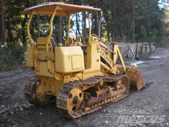 Mitsubishi BS3F Vikšriniai buldozeriai
