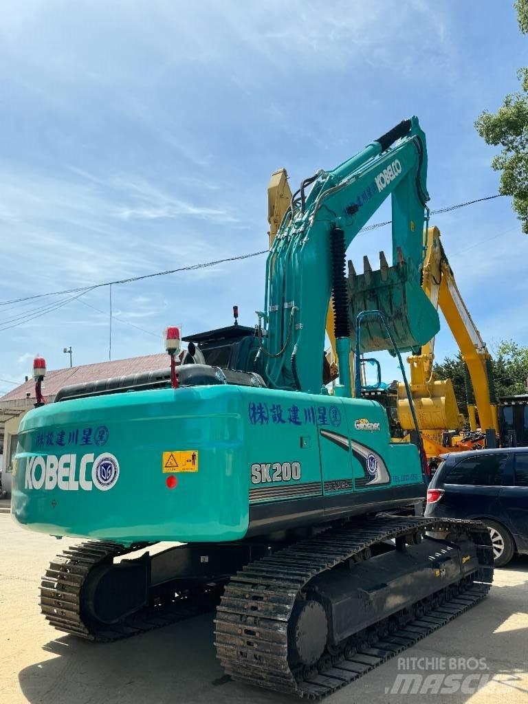 Kobelco SK 200 Vikšriniai ekskavatoriai