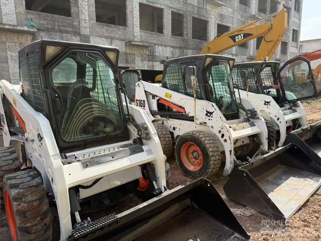Bobcat S 160 Krautuvai su šoniniu pasukimu