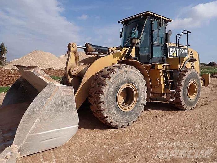 CAT 966M Naudoti ratiniai krautuvai