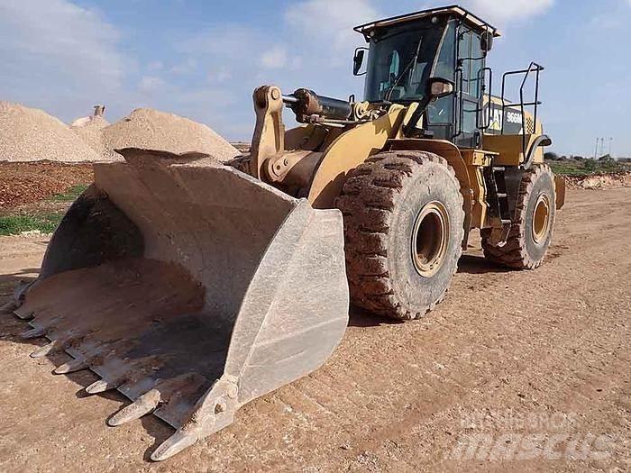 CAT 966M Naudoti ratiniai krautuvai