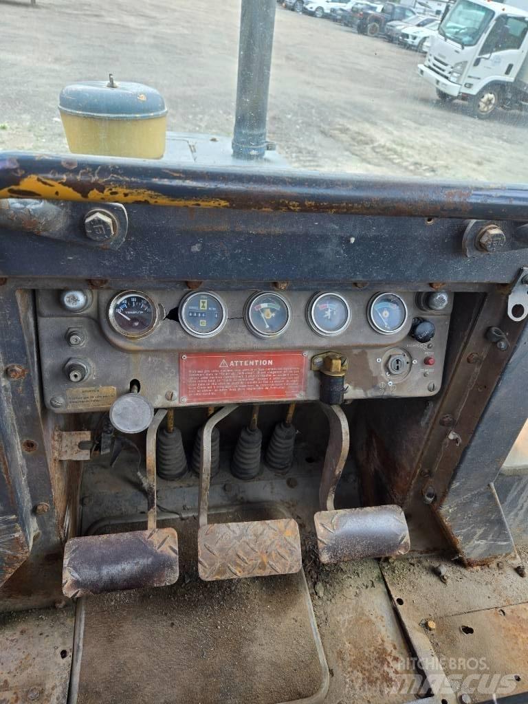 CAT D 3 B LGP Vikšriniai buldozeriai