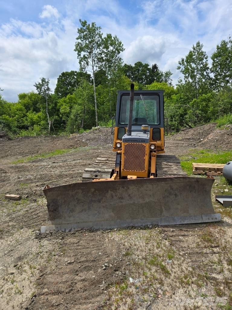 CAT D 3 B LGP Vikšriniai buldozeriai