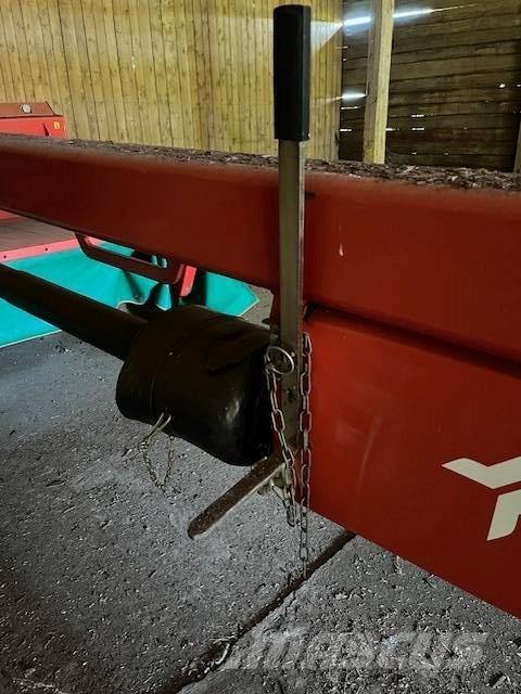Kverneland 4232 CT Formuojančios žoliapjovės