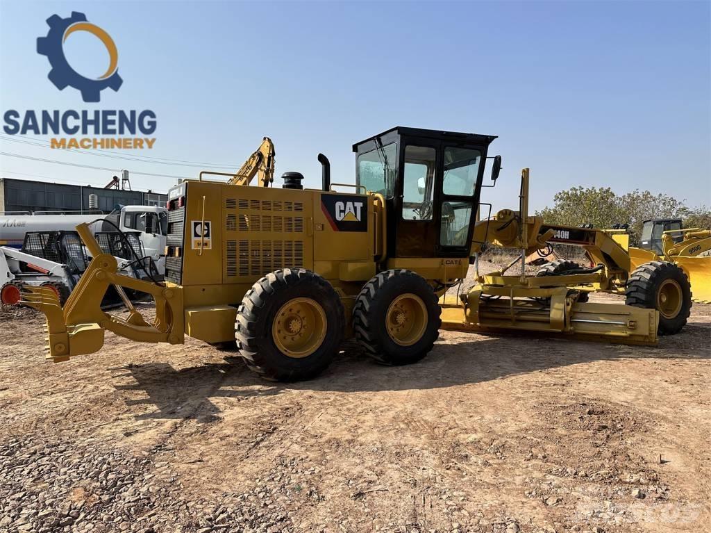 CAT 140 H Greideriai