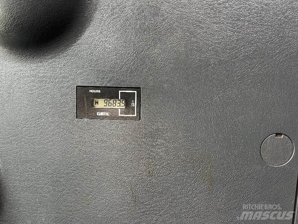 Hyundai 160LC-9A Vikšriniai ekskavatoriai