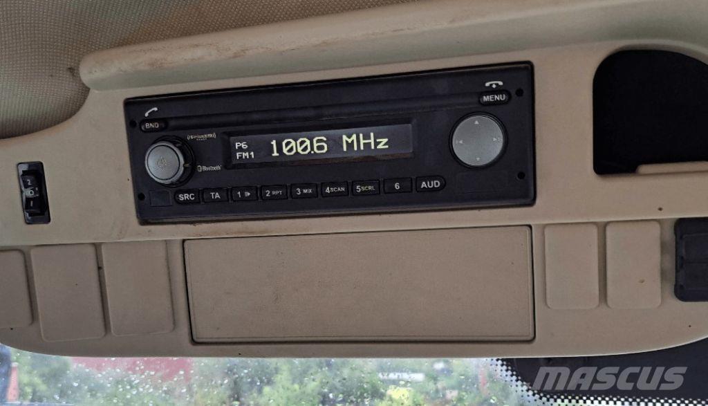 John Deere 6250R Traktoriai