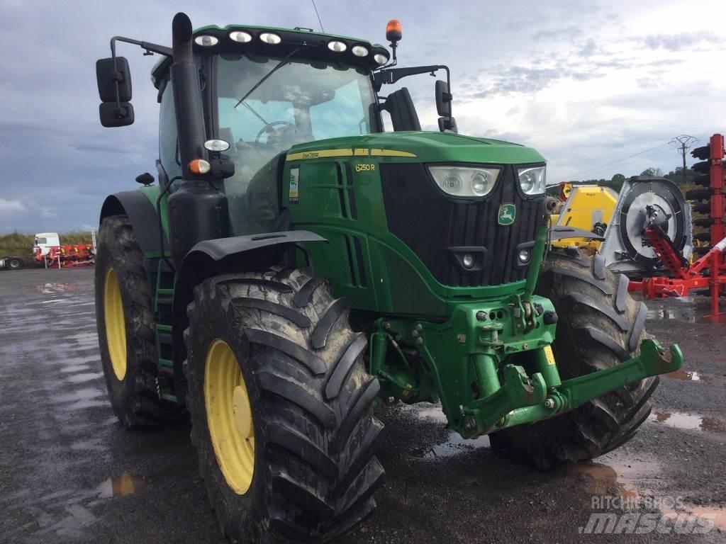 John Deere 6250R Traktoriai