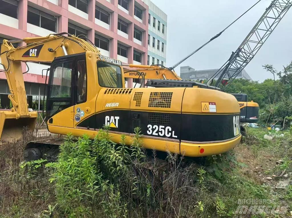 CAT 325 CL Vikšriniai ekskavatoriai