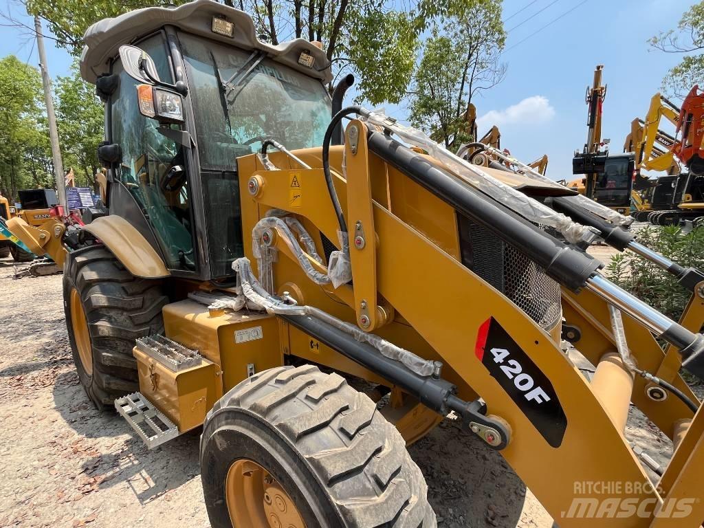 CAT CAT420F Naudoti ratiniai krautuvai