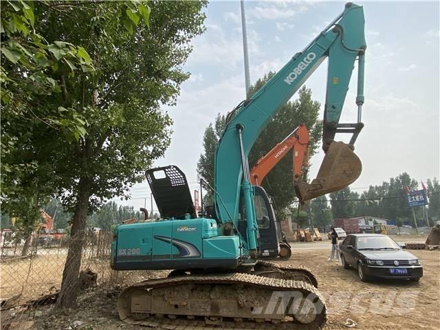 Kobelco SK200-10 Vikšriniai ekskavatoriai