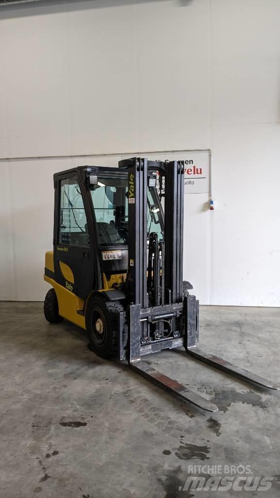 Yale GDP30VX Dyzeliniai krautuvai