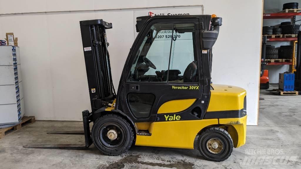 Yale GDP30VX Dyzeliniai krautuvai