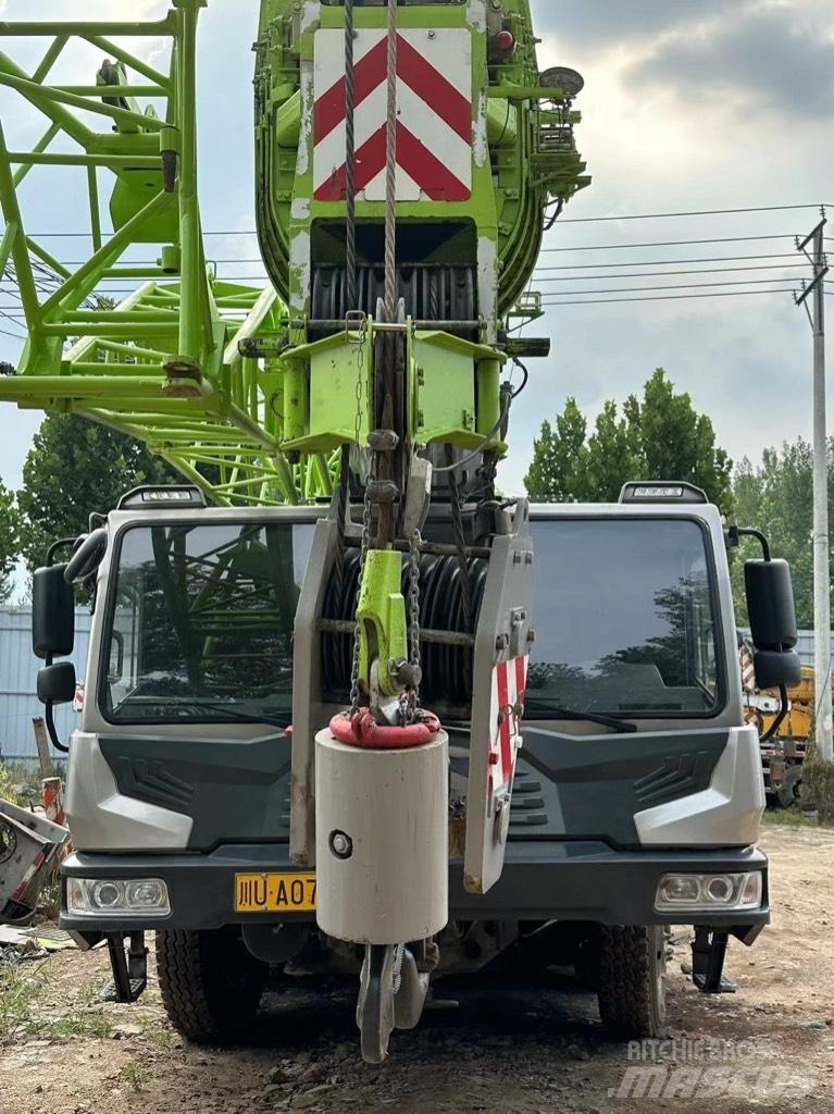 Zoomlion ZTC700 Visureigiai kranai