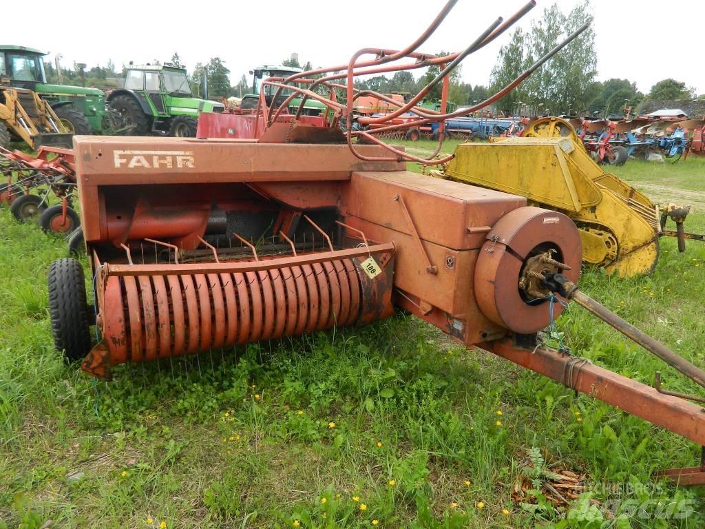 Deutz-Fahr HD300 Stačiakampių ryšulių presai
