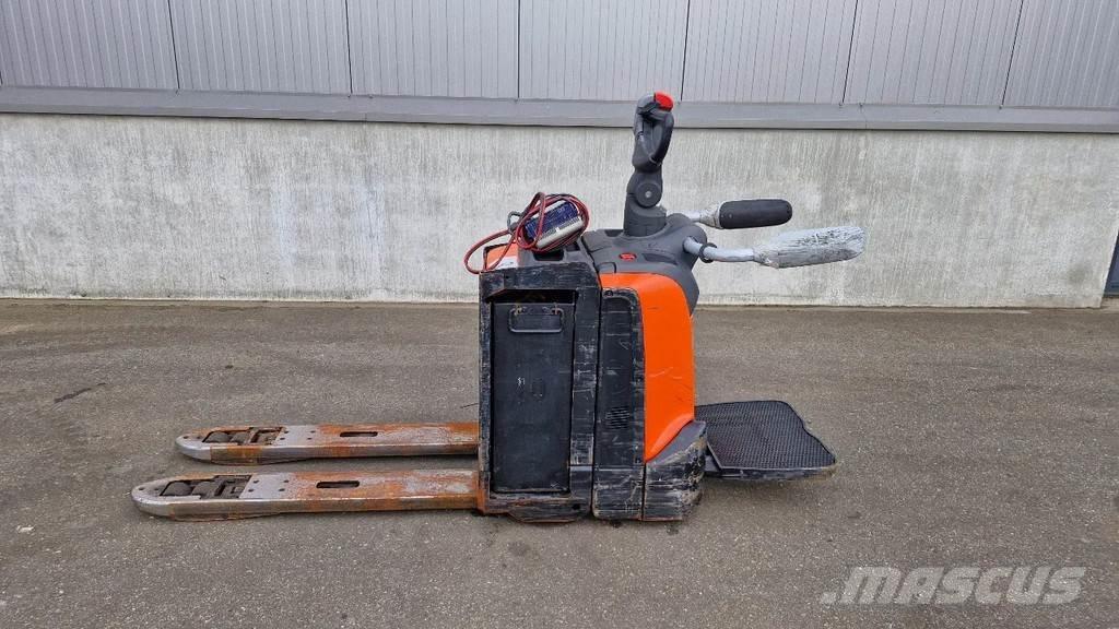 BT LPE 250 Elektriniai šakiniai krautuvai