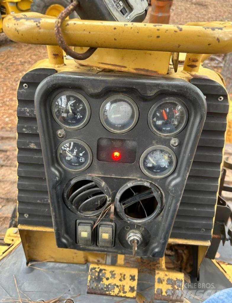 CAT D 3 G LGP Vikšriniai buldozeriai
