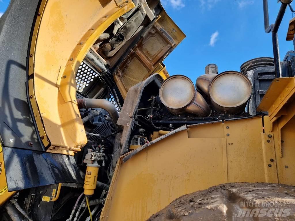 CAT 980 M Naudoti ratiniai krautuvai
