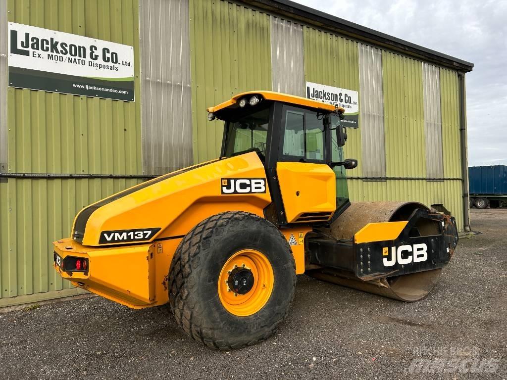 JCB VM 137 Vieno būgno volai