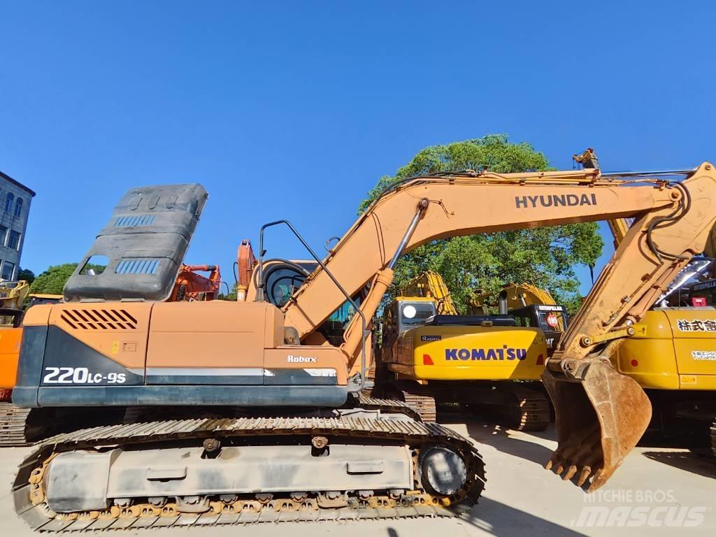 Hyundai Robex 220 LC Vikšriniai ekskavatoriai