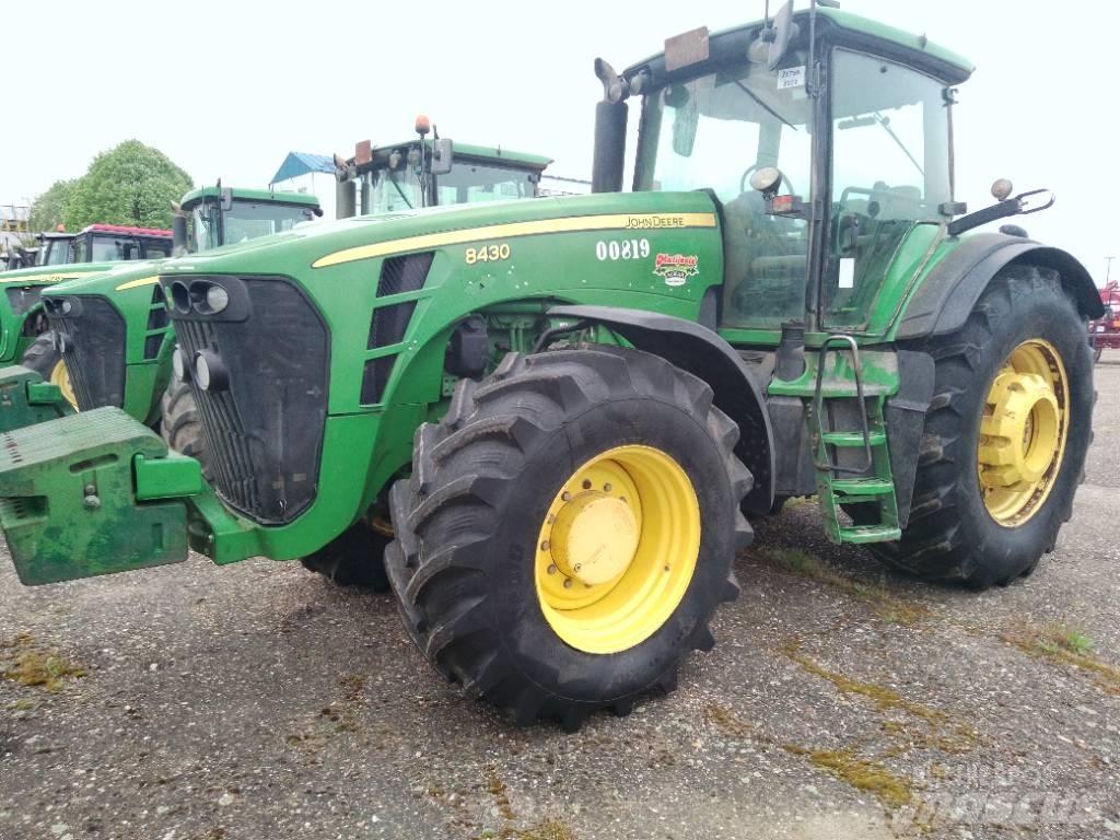 John Deere 8430 Traktoriai