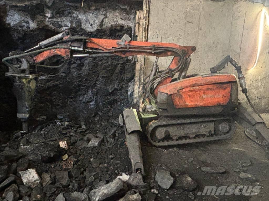 Husqvarna DXR 300 Griovimo ekskavatoriai