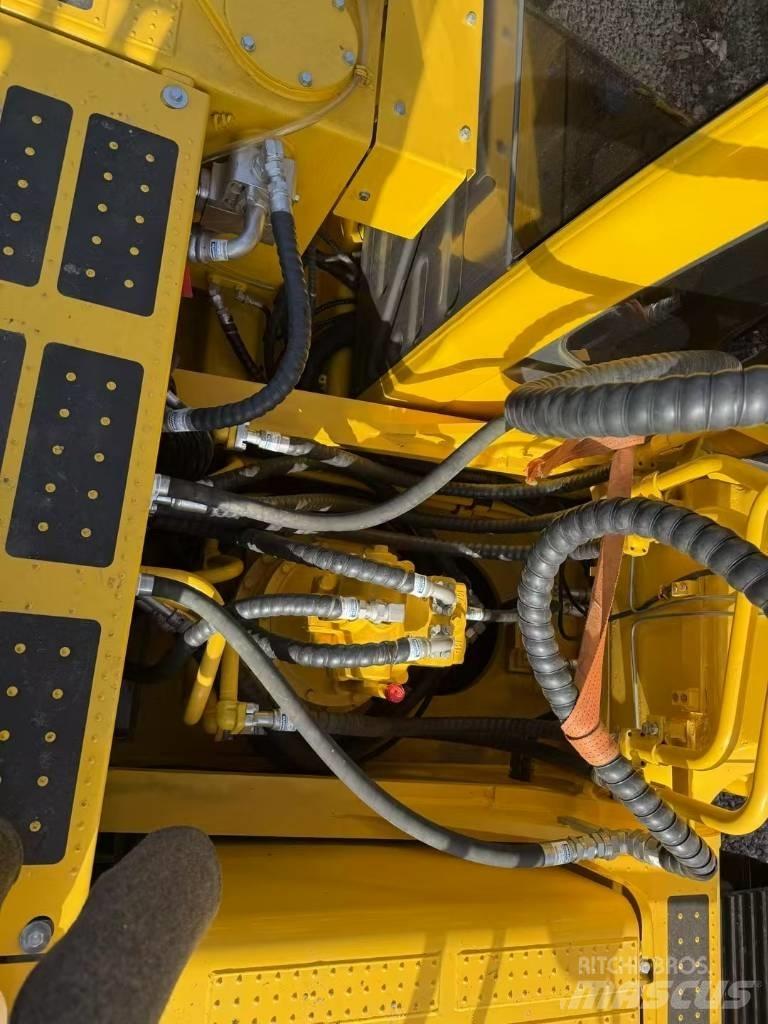 Komatsu 350LC-8 Vikšriniai ekskavatoriai