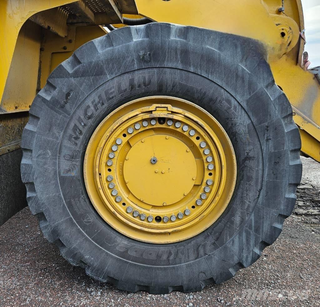 CAT 988 K Naudoti ratiniai krautuvai