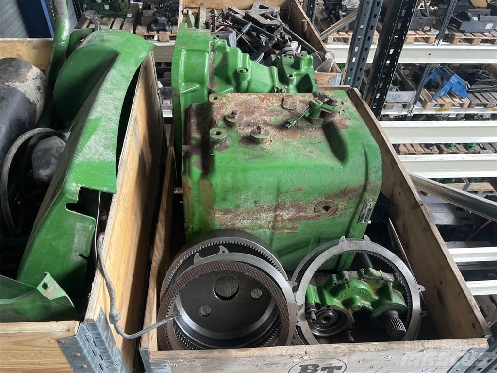John Deere 7820 Traktoriai