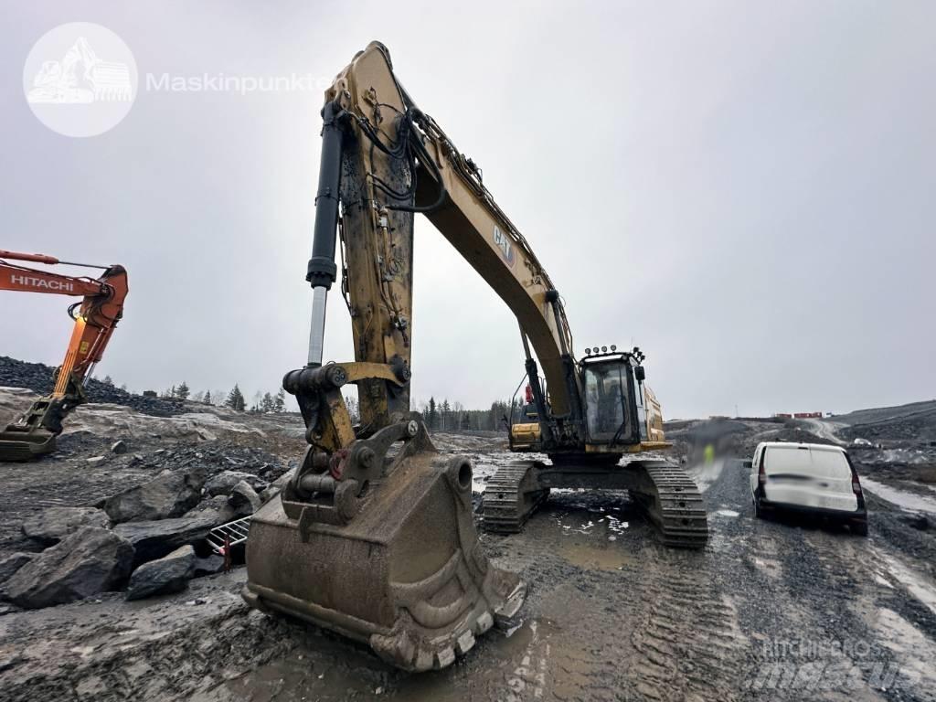 CAT 352 Vikšriniai ekskavatoriai