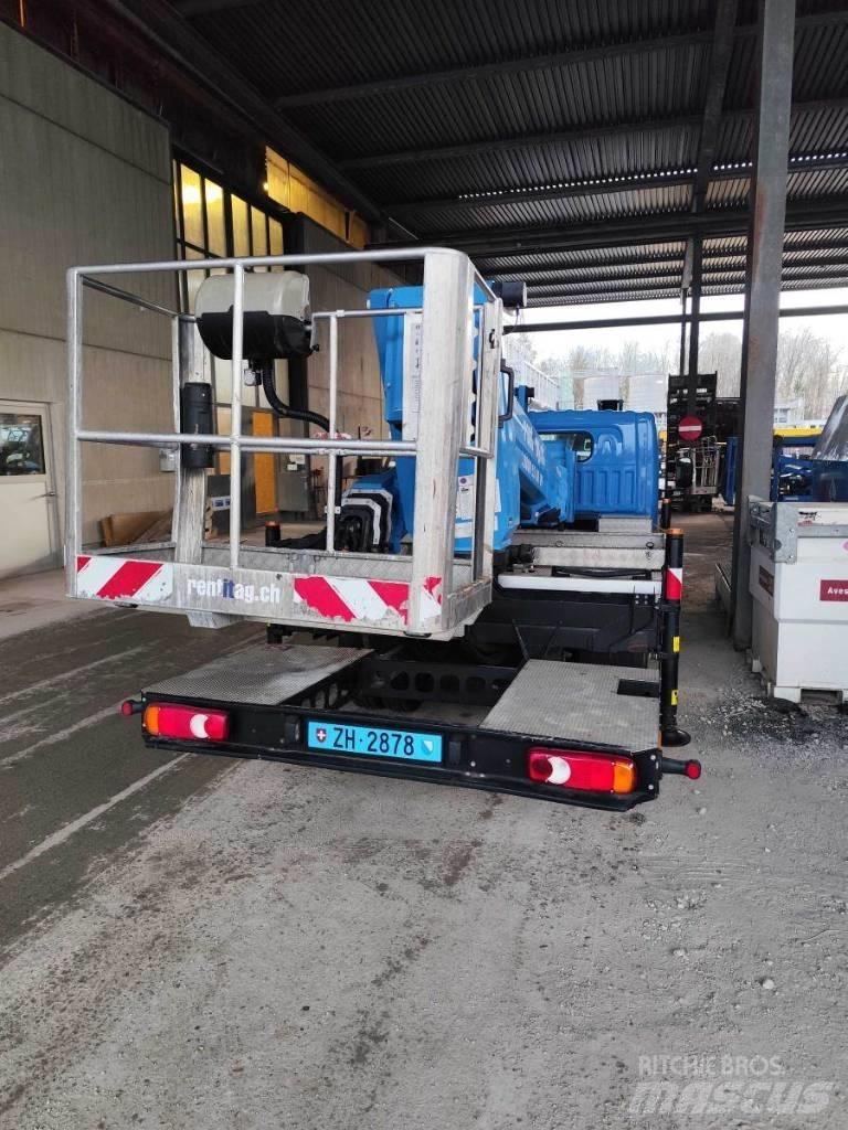 VERSALIFT VTX 240 Ant vilkikų montuojamos kėlimo platformos