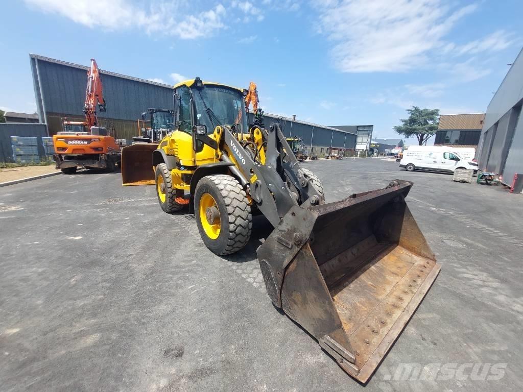 Volvo L 45 H Naudoti ratiniai krautuvai
