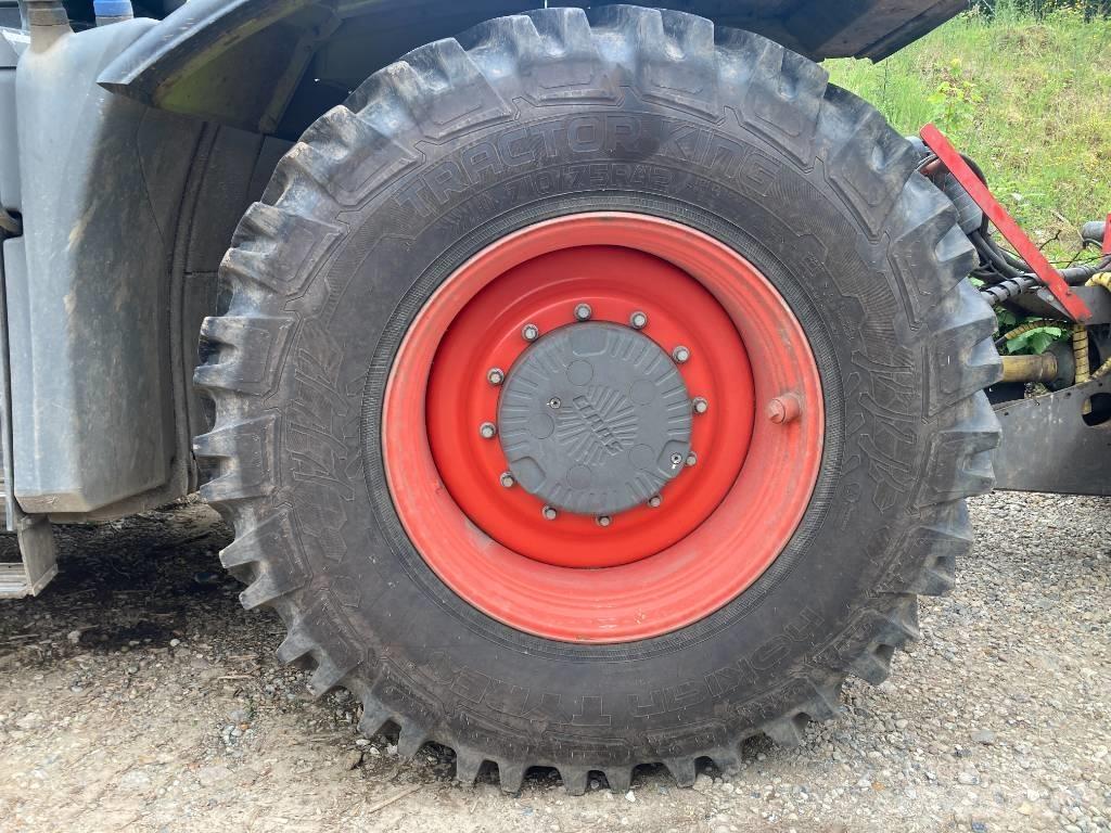 CLAAS XERION 4500 VC Traktoriai
