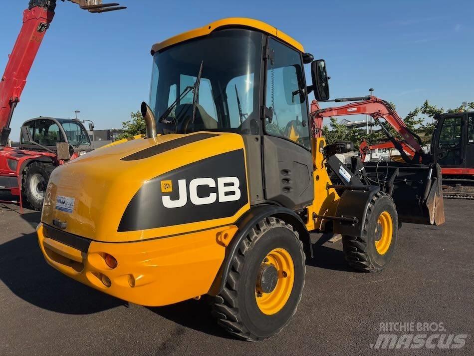 JCB 406 Naudoti ratiniai krautuvai