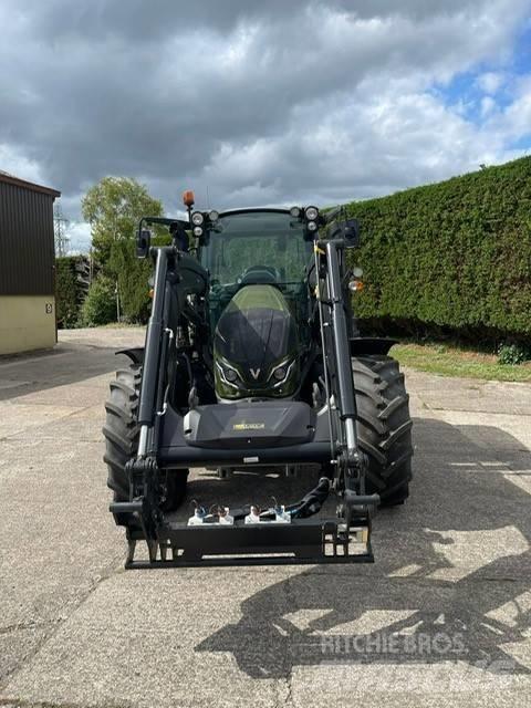 Valtra G 125 Traktoriai