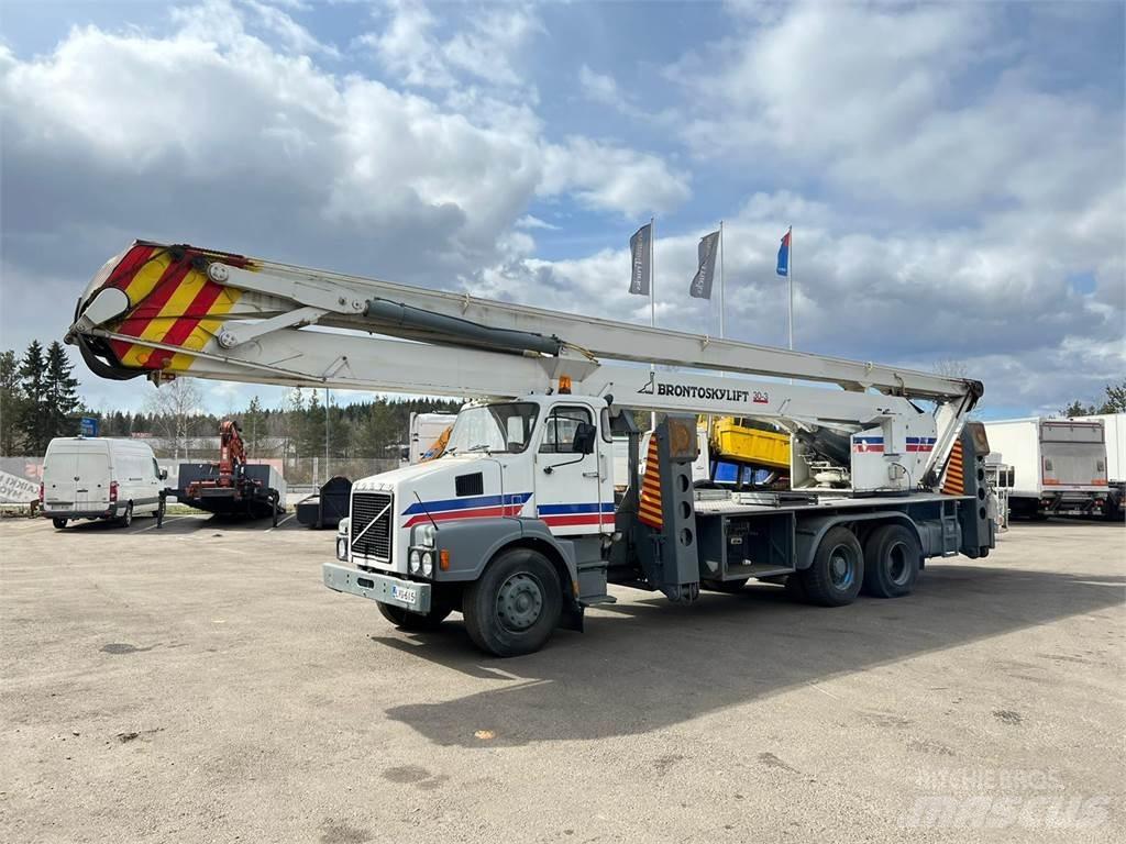 Volvo N12-1-V-6X2 Automobiliniai kranai