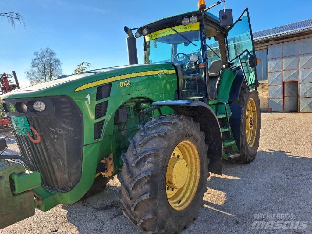 John Deere 8130 Traktoriai