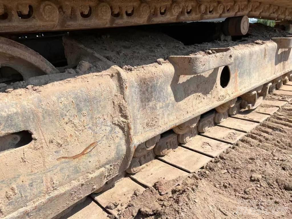 Komatsu PC 130 Vikšriniai ekskavatoriai