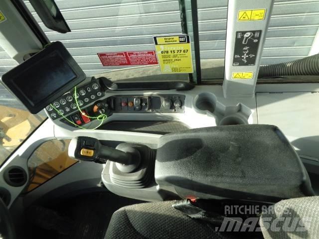 CAT 938M Naudoti ratiniai krautuvai