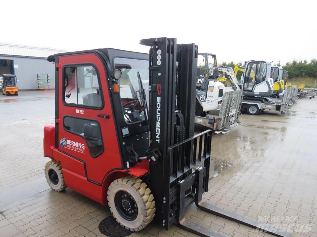 EP EFL252 Elektriniai šakiniai krautuvai